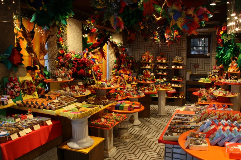 boutique-PEILLE-min_candy_store_chocolate_shop_chocolate_switzerland-393515