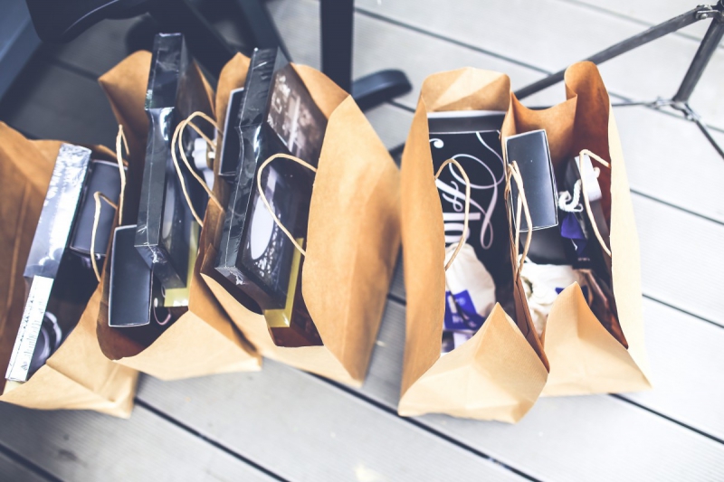 boutique-PEILLE-min_shop_shopping_bags_gift_brown_blank_market_product-722676